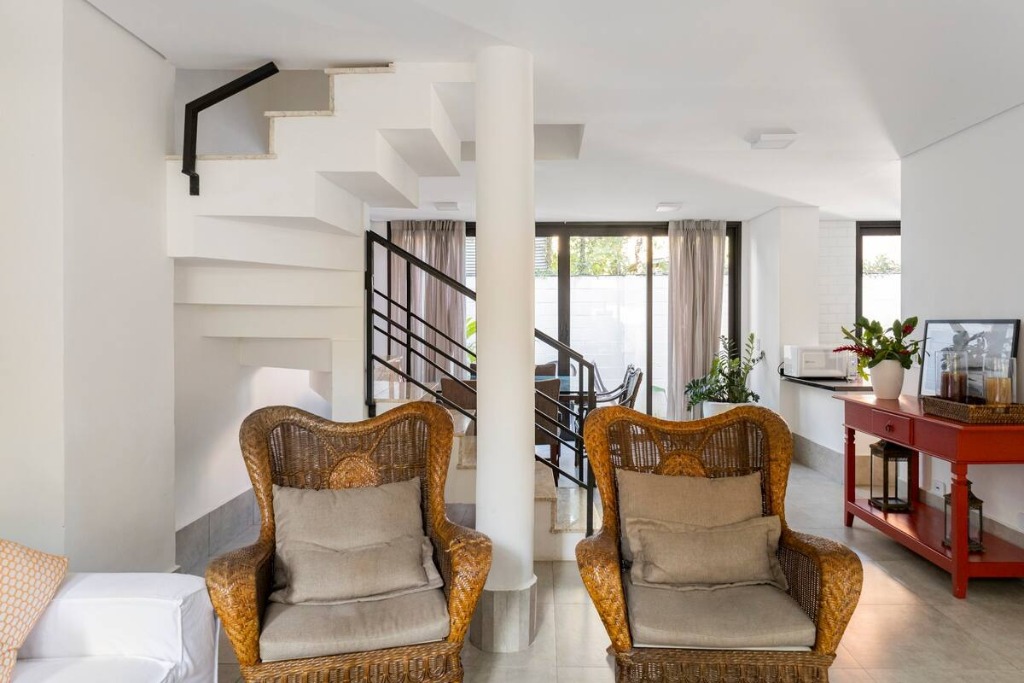 Linda casa em condominio com 5 dormitórios em Camburi localização privilegiada