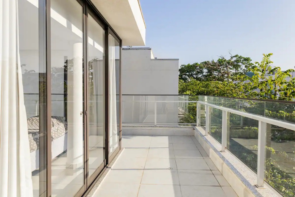 Linda casa em condominio com 5 dormitórios em camburi locali