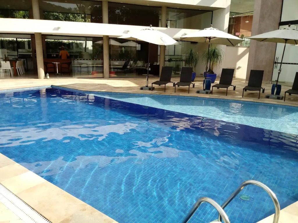 Linda casa em condominio com 5 dormitórios em Camburi localização privilegiada