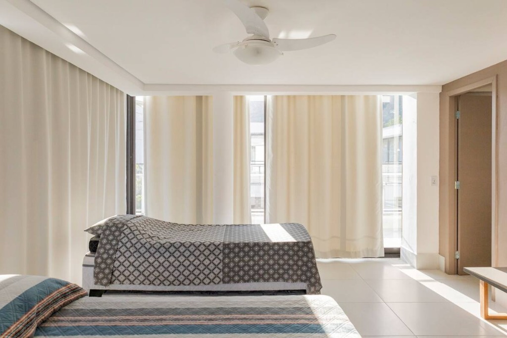 Linda casa em condominio com 5 dormitórios em Camburi localização privilegiada