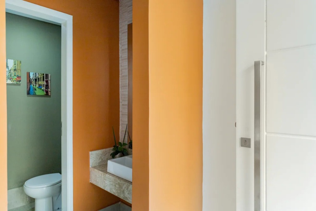Linda casa em condominio com 5 dormitórios em camburi locali