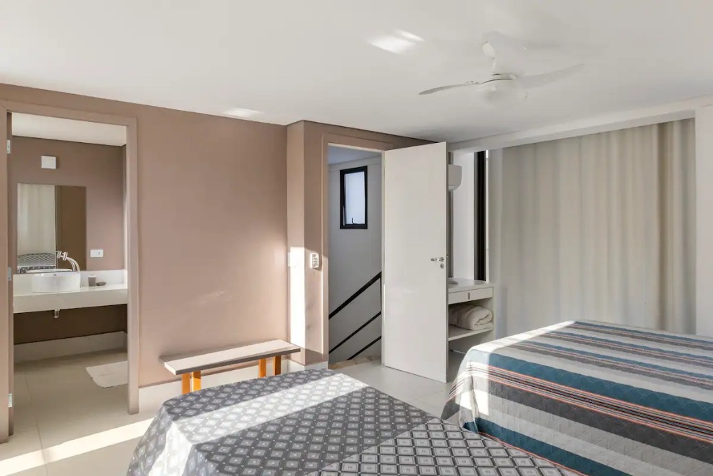 Linda casa em condominio com 5 dormitórios em camburi locali