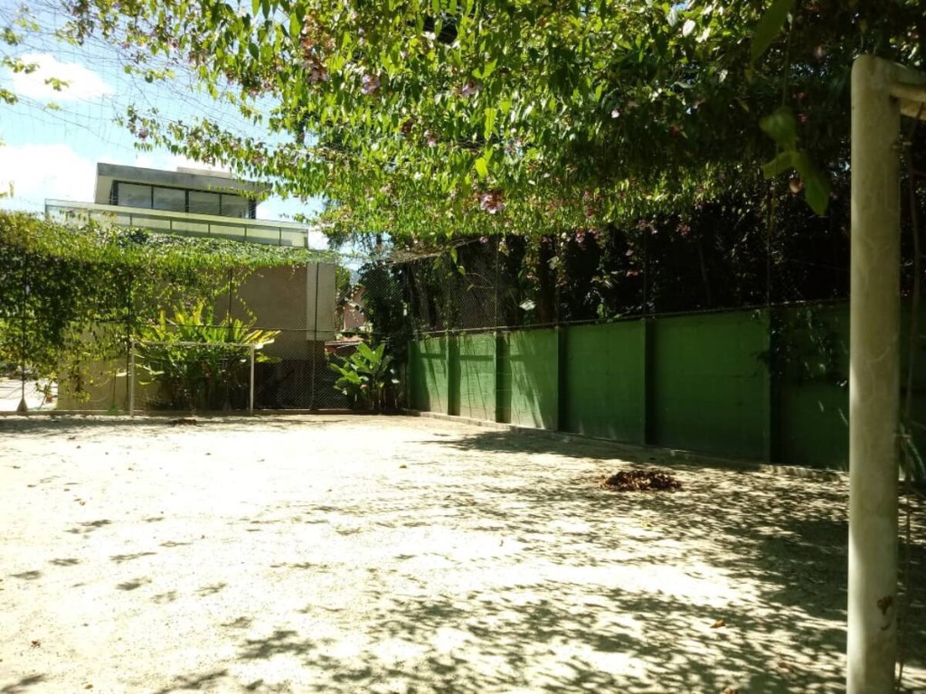 Linda casa em condominio com 5 dormitórios em Camburi localização privilegiada