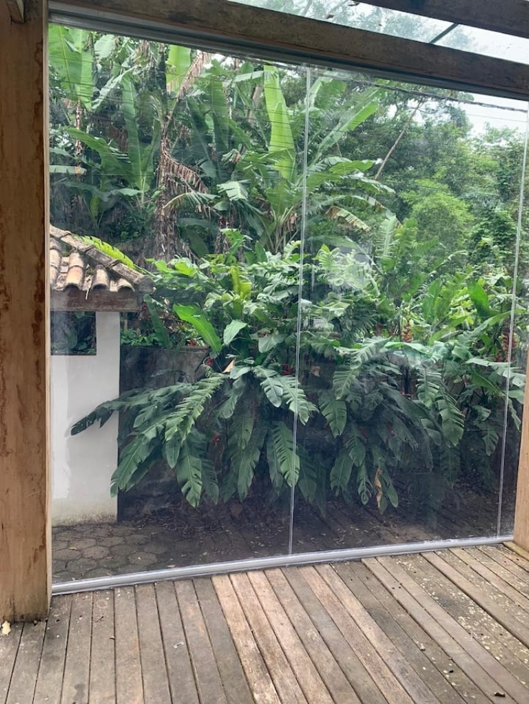 Linda casa em pauba com amplo terreno