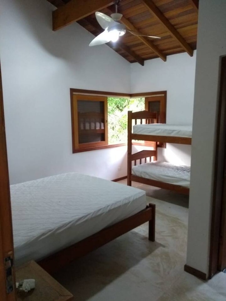 Linda casa em Pauba com amplo terreno