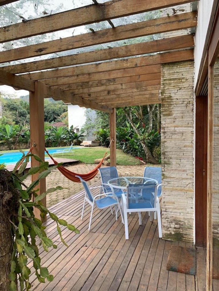 Linda casa em pauba com amplo terreno