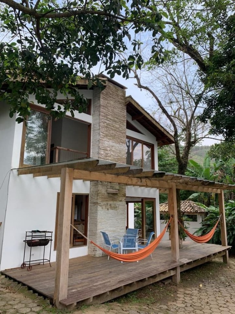 Linda casa em pauba com amplo terreno