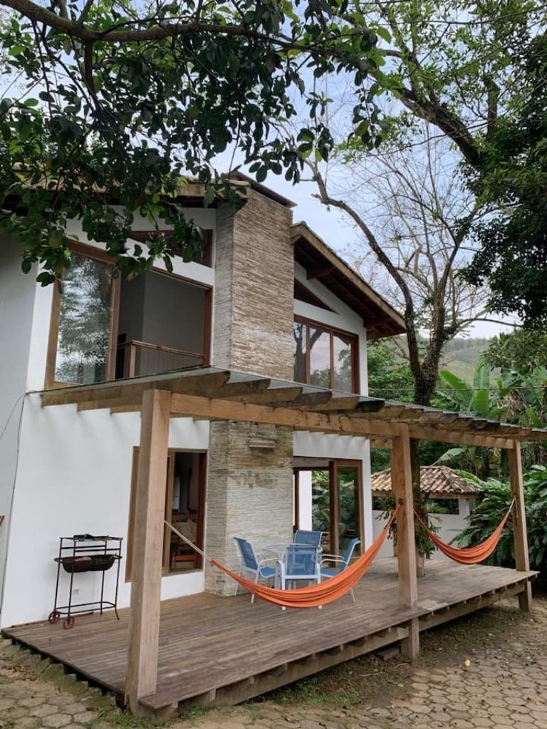 Linda casa em Pauba com amplo terreno