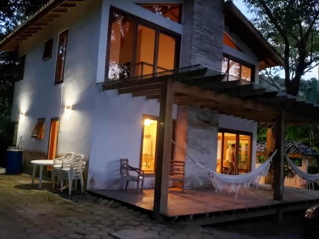 Linda casa em pauba com amplo terreno