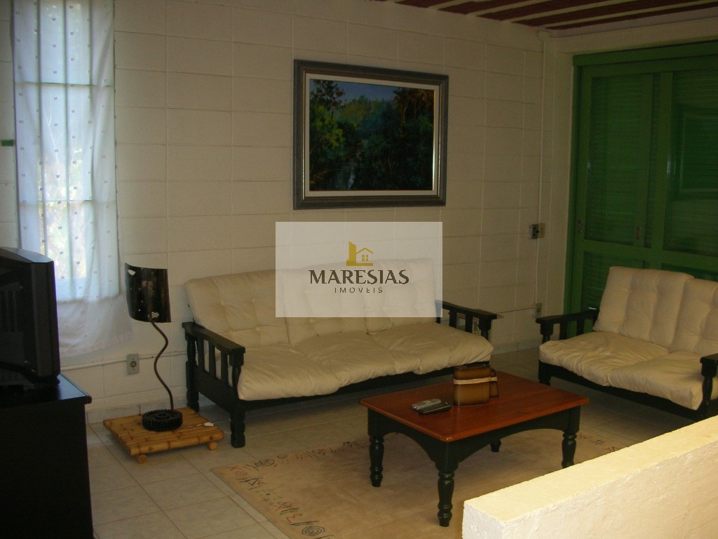 Casa com localização privilegiada na Barra do Sahy
