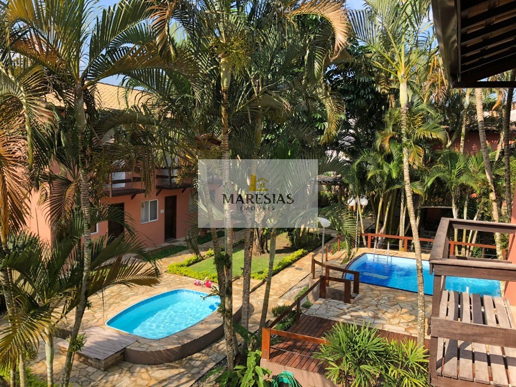 "Exclusividade em Duplex: Apartamento Decorado com Elegância, Mobiliado com Qualidade e Duas Suítes em Condomínio com Piscinas!"