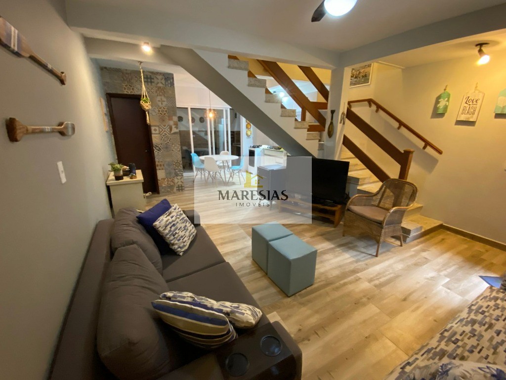 "Exclusividade em Duplex: Apartamento Decorado com Elegância, Mobiliado com Qualidade e Duas Suítes em Condomínio com Piscinas!"