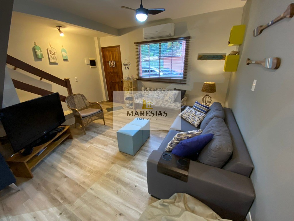 "Exclusividade em Duplex: Apartamento Decorado com Elegância, Mobiliado com Qualidade e Duas Suítes em Condomínio com Piscinas!"