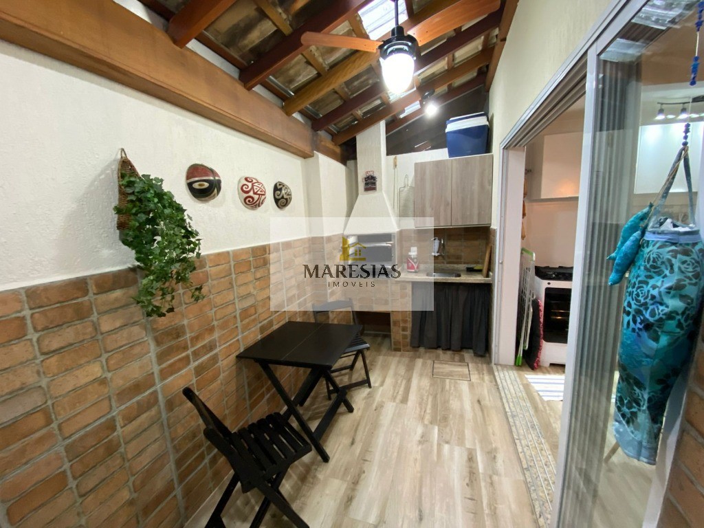 "Exclusividade em Duplex: Apartamento Decorado com Elegância, Mobiliado com Qualidade e Duas Suítes em Condomínio com Piscinas!"