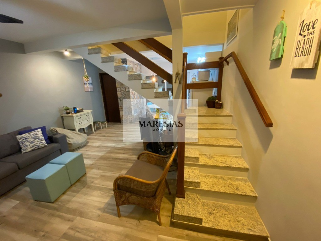 "Exclusividade em Duplex: Apartamento Decorado com Elegância, Mobiliado com Qualidade e Duas Suítes em Condomínio com Piscinas!"