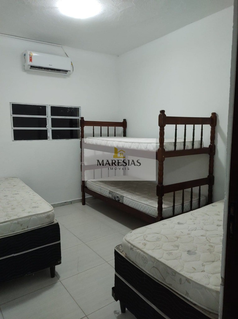 Oferta imperdível: casa com 3 suítes e quintal próximo à pra