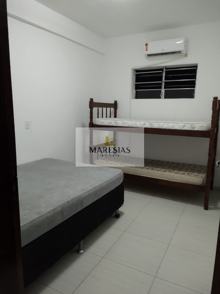 Oferta imperdível: casa com 3 suítes e quintal próximo à pra