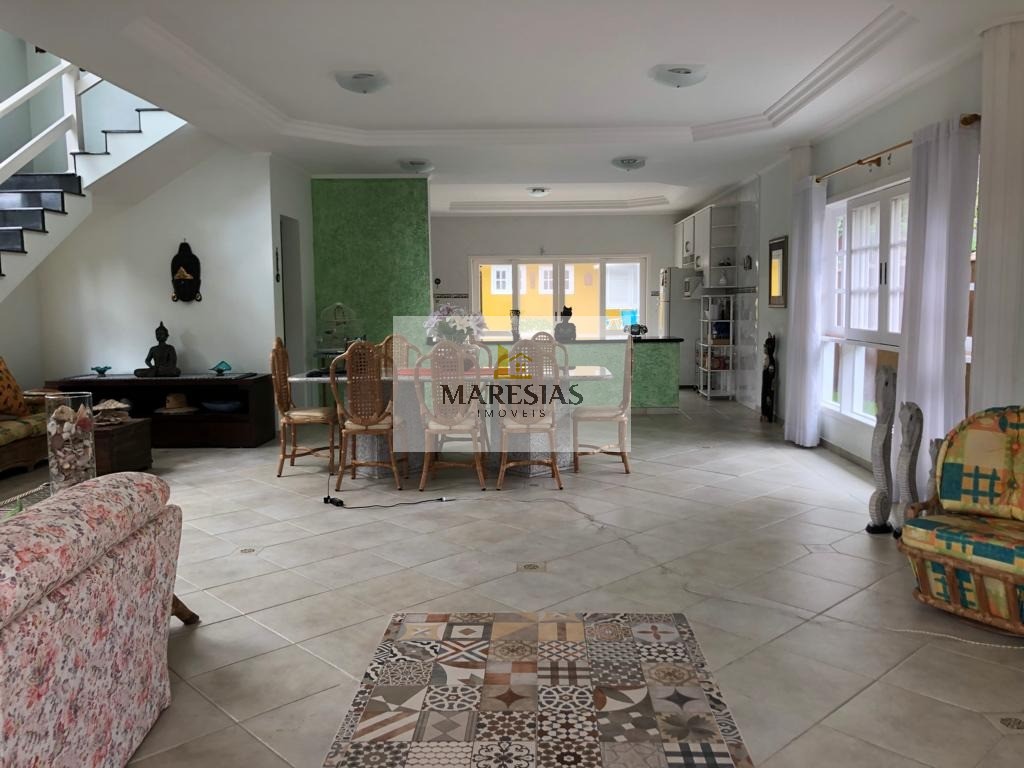 Sua casa de praia dos sonhos - Sobrado com 5 suítes, piscina e churrasqueira!