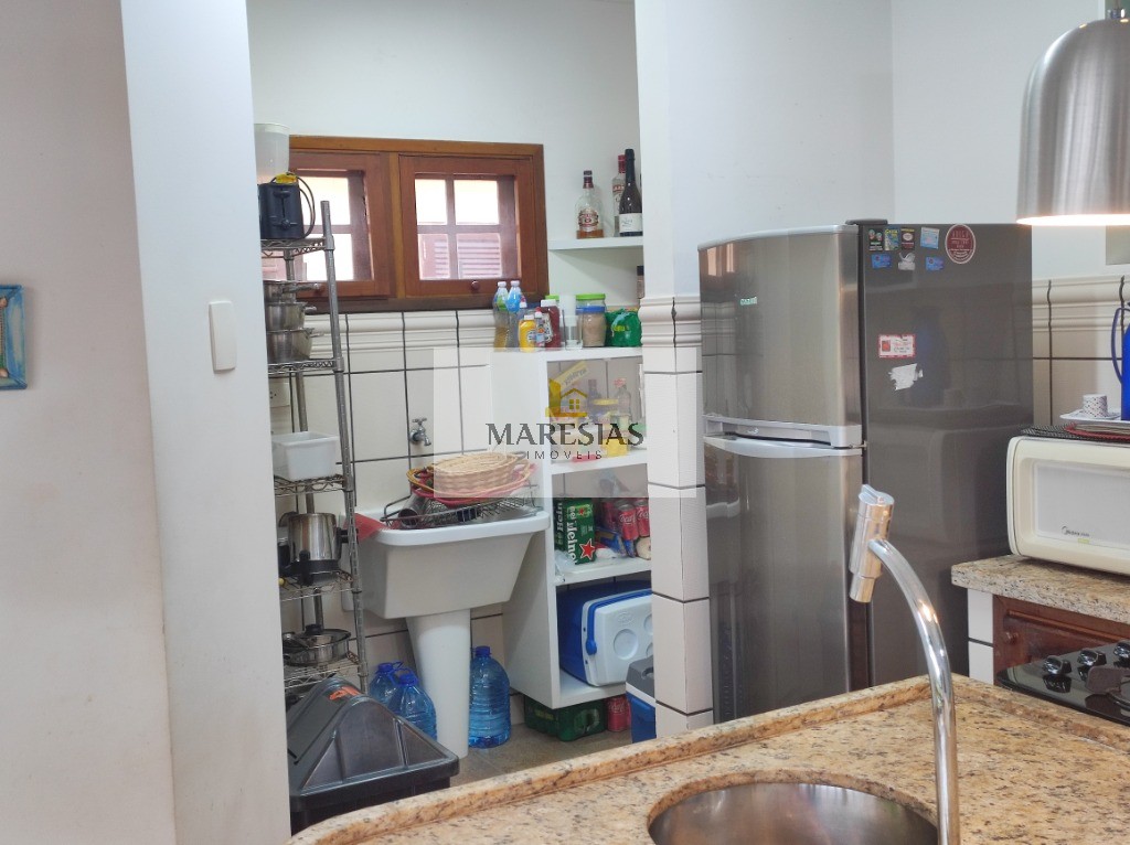 "Encantadora Casa de Condomínio na Melhor Localização de Maresias: Conforto e Sofisticação a Poucos Passos da Praia"