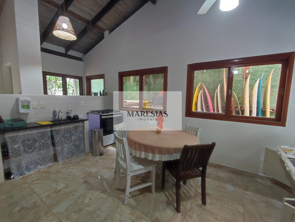 "Rústico e Aconchegante: Casa Estilo FLAT com 06 Suítes no Canto do Moreira em Maresias"