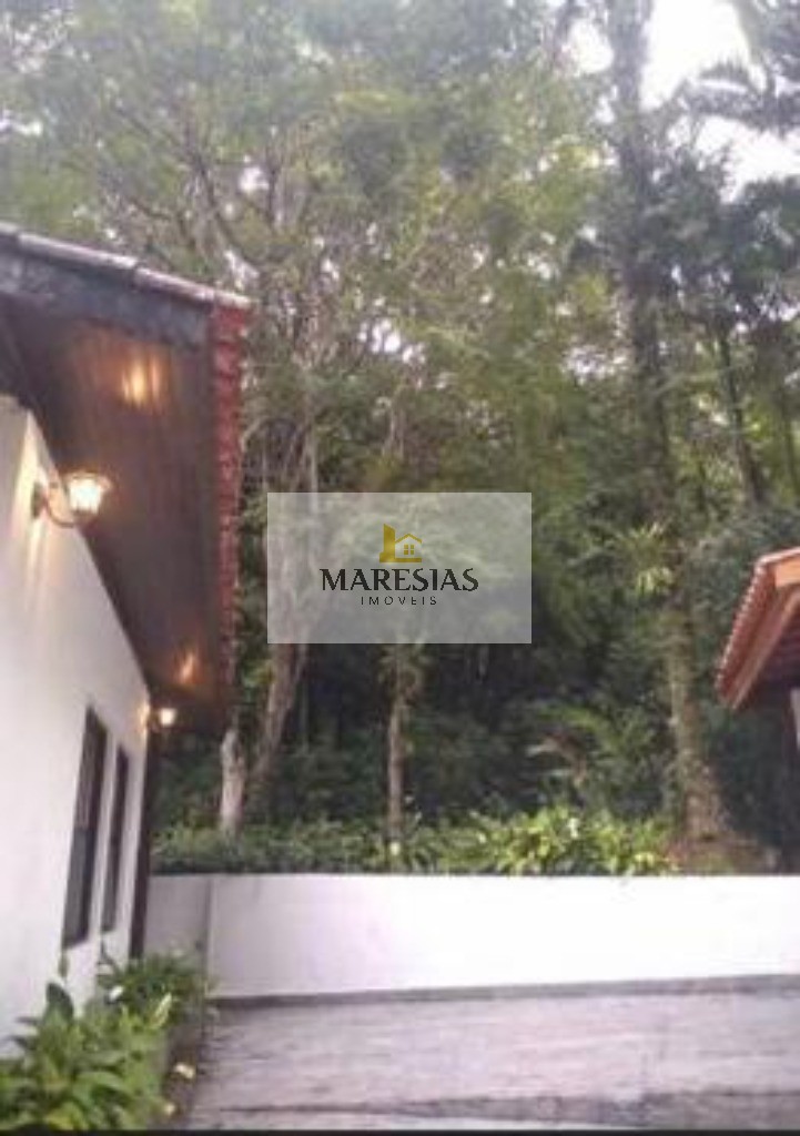 Sobrado Espaçoso em Meio à Natureza: Sua Oportunidade Única na Praia de Maresias!