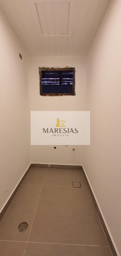 Casa Exclusiva em Condomínio Próximo a Maresias: Segurança, Conforto e Praia a 4 Minutos!