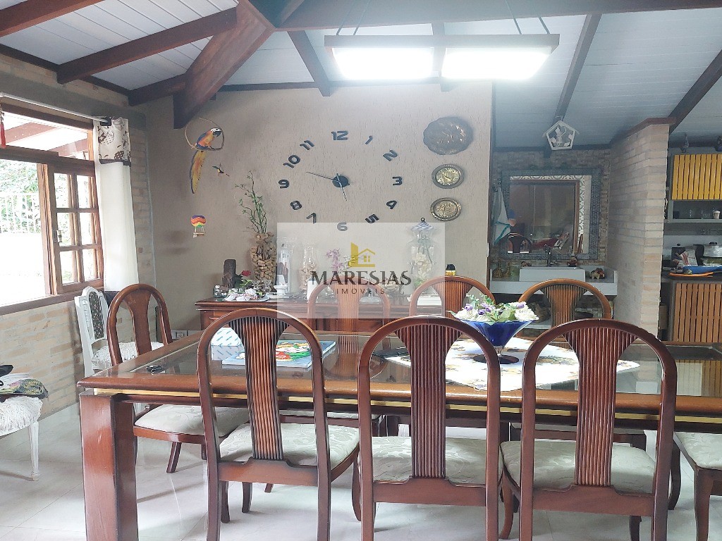 Excelente casa em residencial