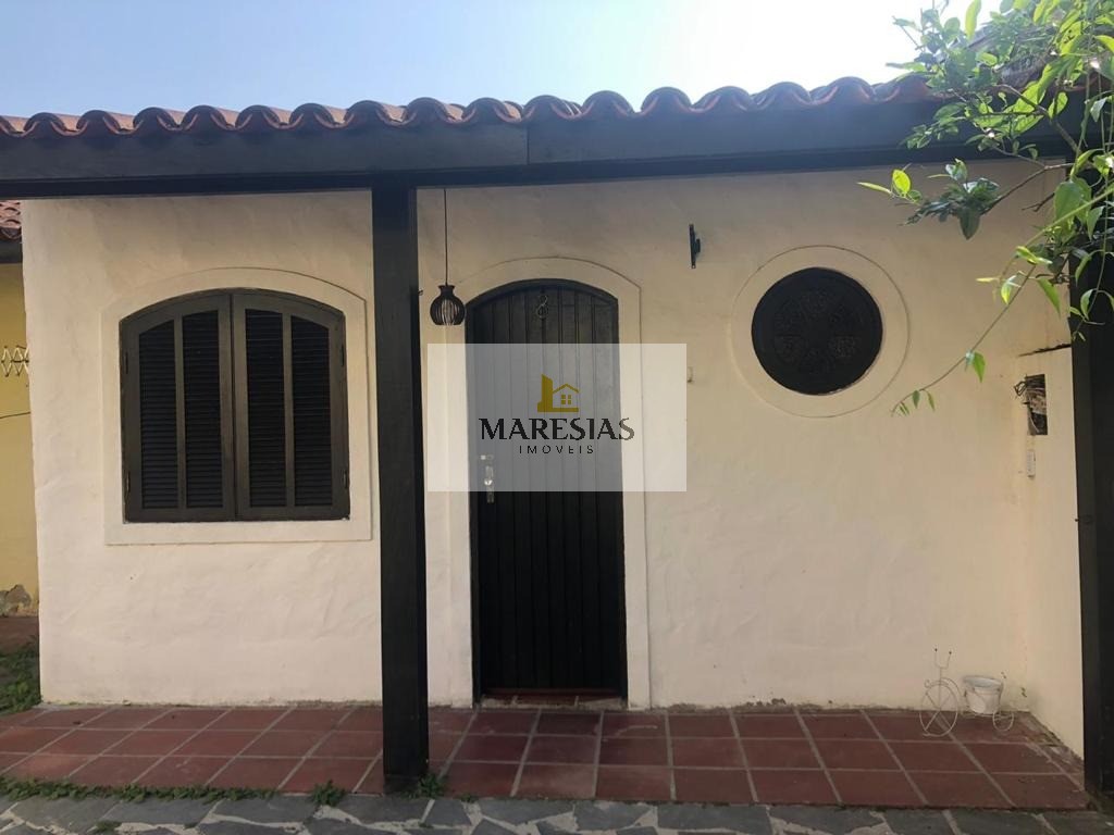 Oportunidade Imperdível: Sobrado com 6 Suítes, Amplo Quintal e Próximo à Praia de Maresias a Preço Abaixo do Mercado!