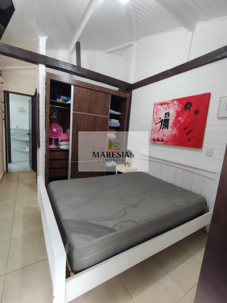 Refúgio Sereno: Casa Ampla com Churrasqueira, Piscina e Bela Vista para o Rio, Próxima à Praia!