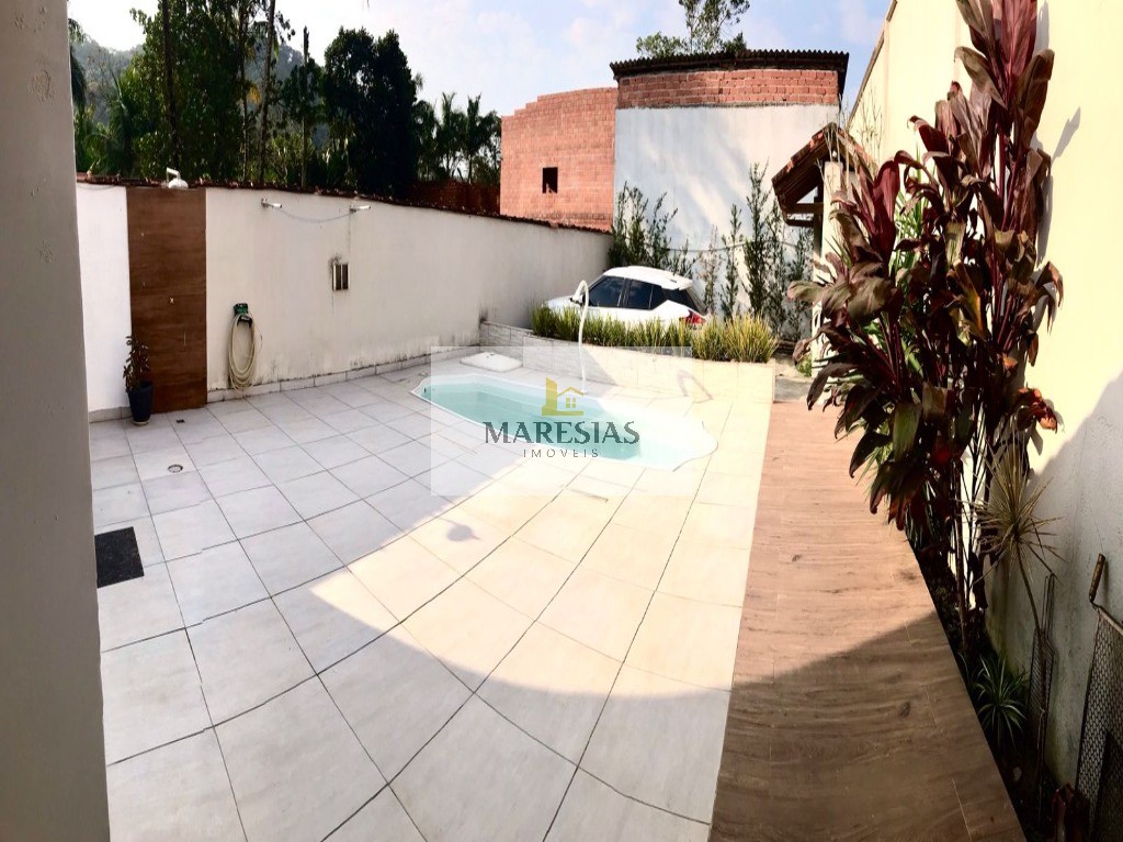 Casa com 2 dormitórios em Maresias