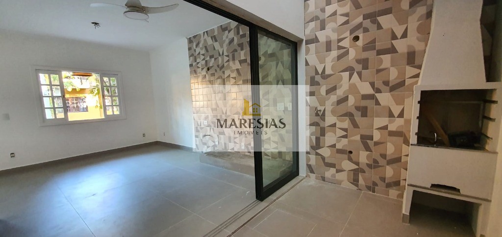 Casa Exclusiva em Condomínio Próximo a Maresias: Segurança, Conforto e Praia a 4 Minutos!