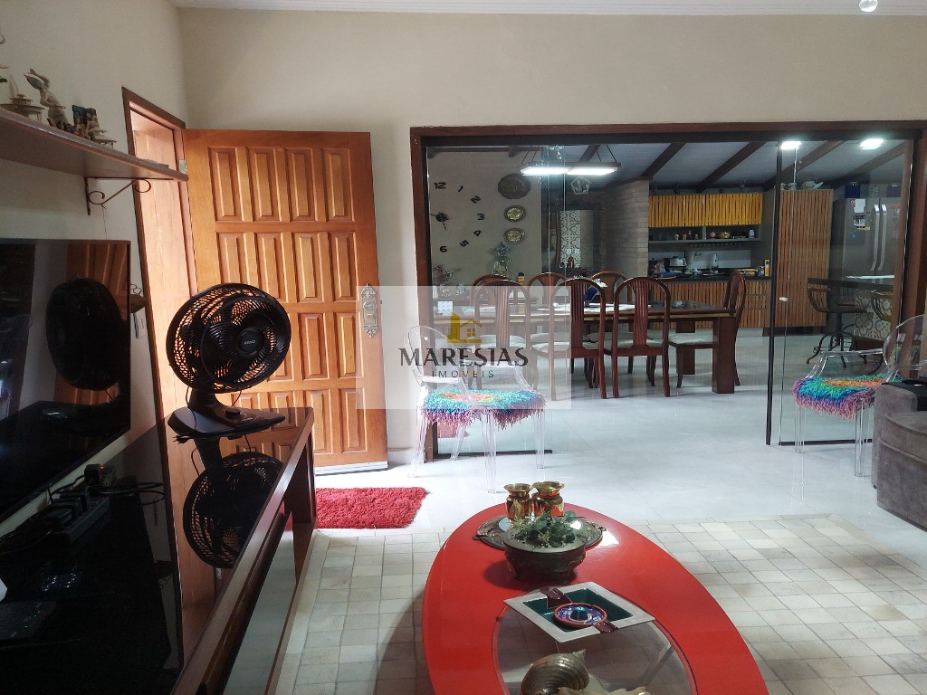 Excelente casa em residencial
