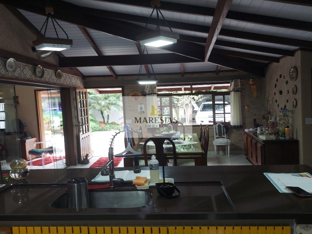 Excelente casa em residencial