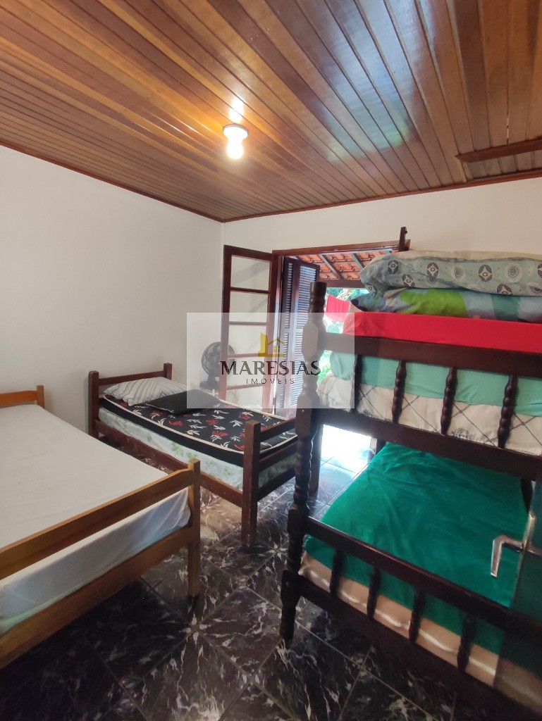 Dupla oportunidade: duas casas espaçosas em amplo terreno, p