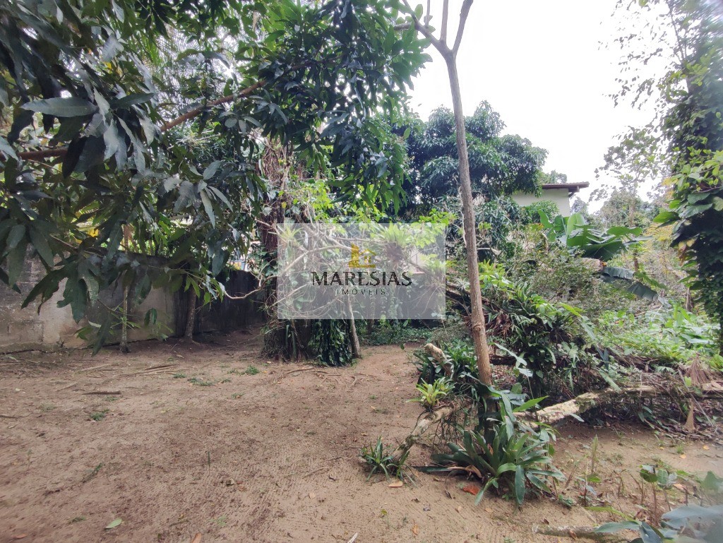 Terreno Exclusivo à Beira-Mar: 850m² de Natureza Preservada a 600m da Praia em Localização Premium!