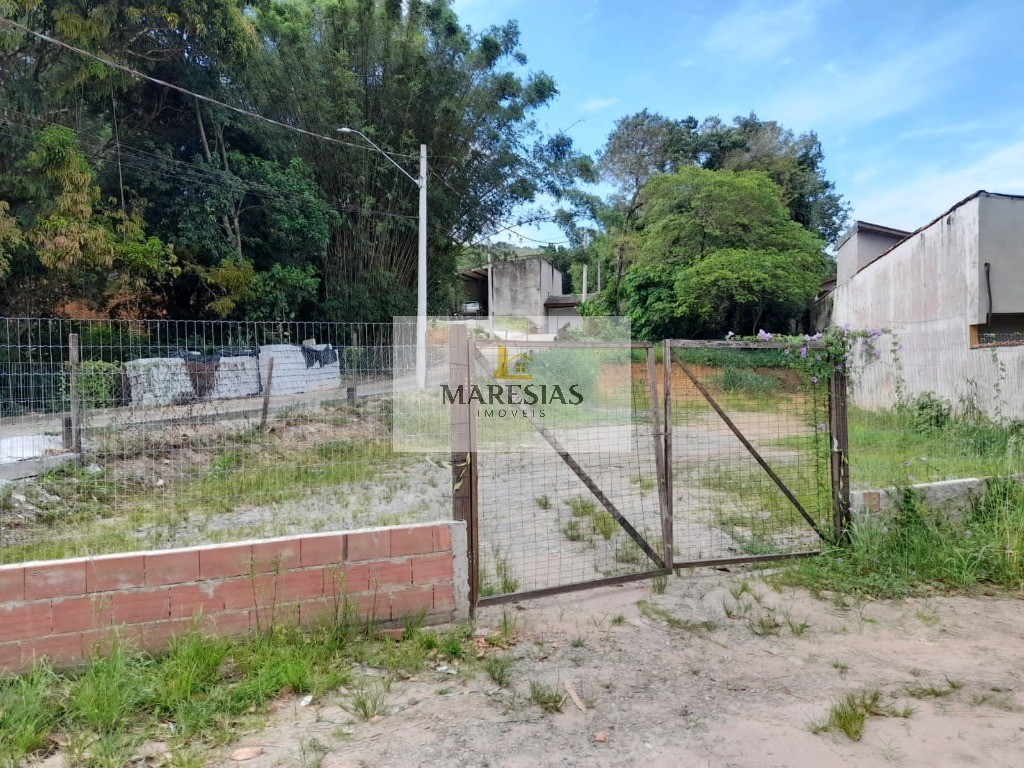 "Maresias: Terreno Espetacular para Casa ou Comércio na Praia - Imperdível!"