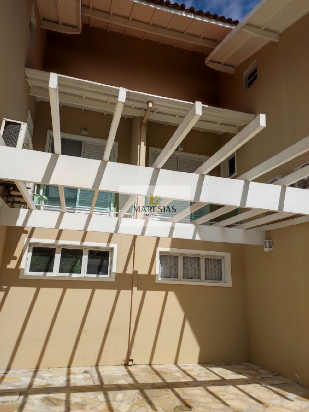 Lindo Sobrado há 200 metros da Praia e em um dos melhores condomínios de de Maresias - Oportunidade!