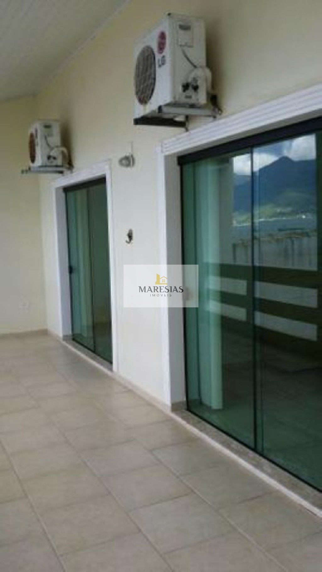 CASA RESIDENCIAL em São Sebastião - SP, Bairro São Francisco
