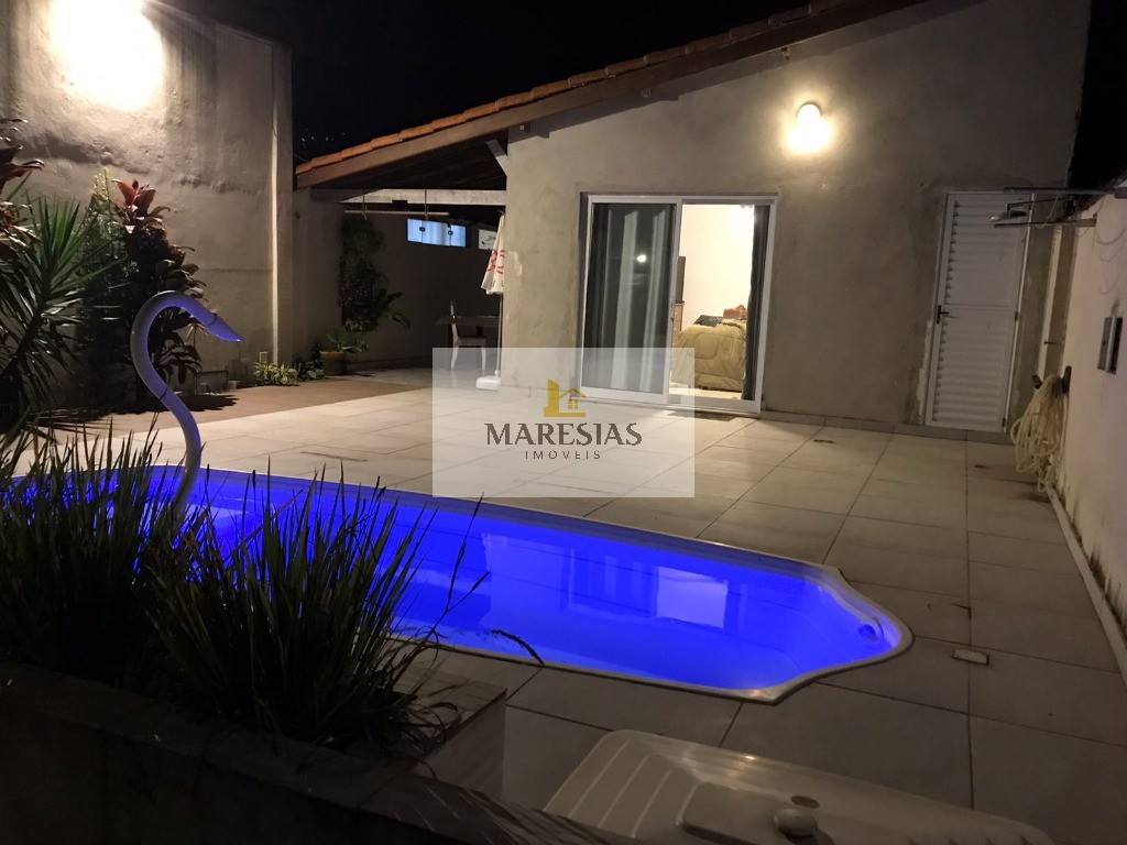 Casa com 2 dormitórios em Maresias