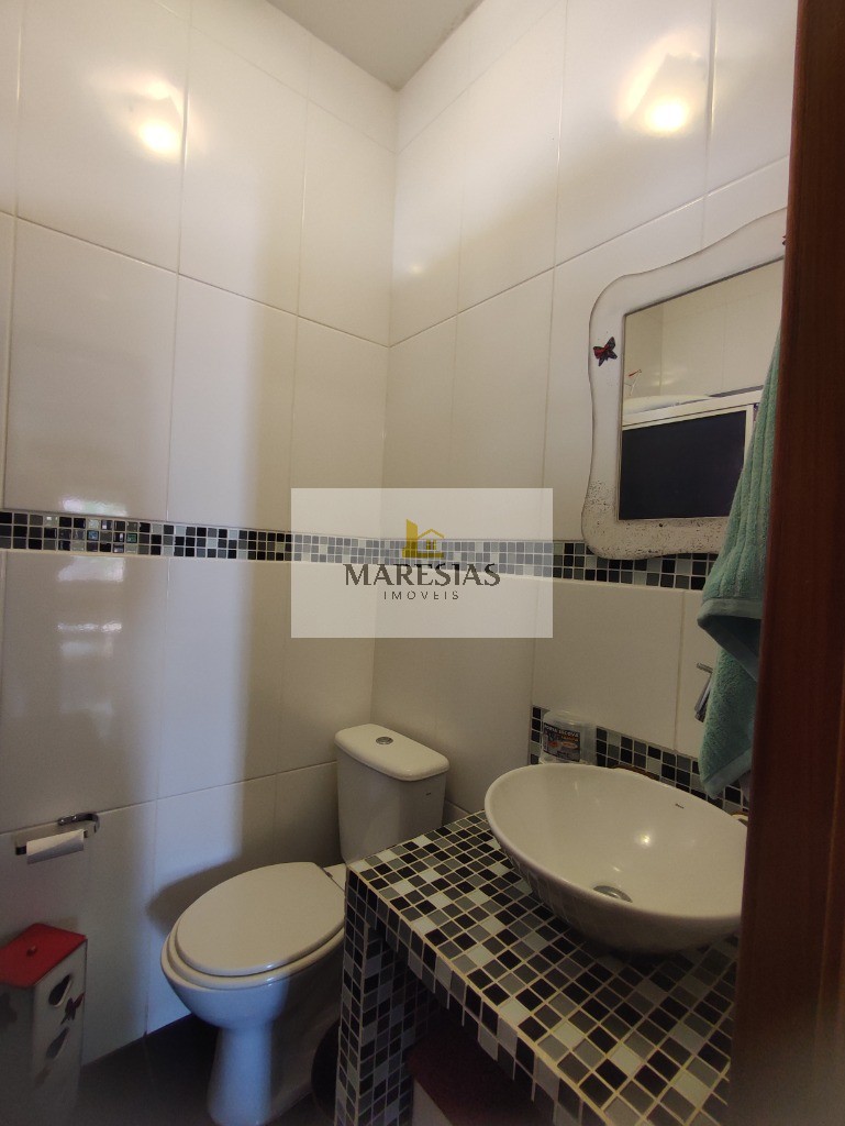 Viva em Harmonia: Apartamento Aconchegante com Suíte e Churrasqueira Privativa em Lindo Condomínio Próximo à Praia!