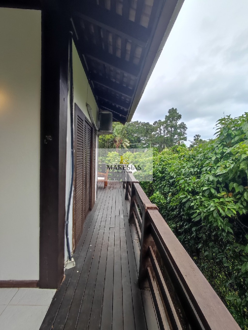 "Rústico e Aconchegante: Casa Estilo FLAT com 06 Suítes no Canto do Moreira em Maresias"