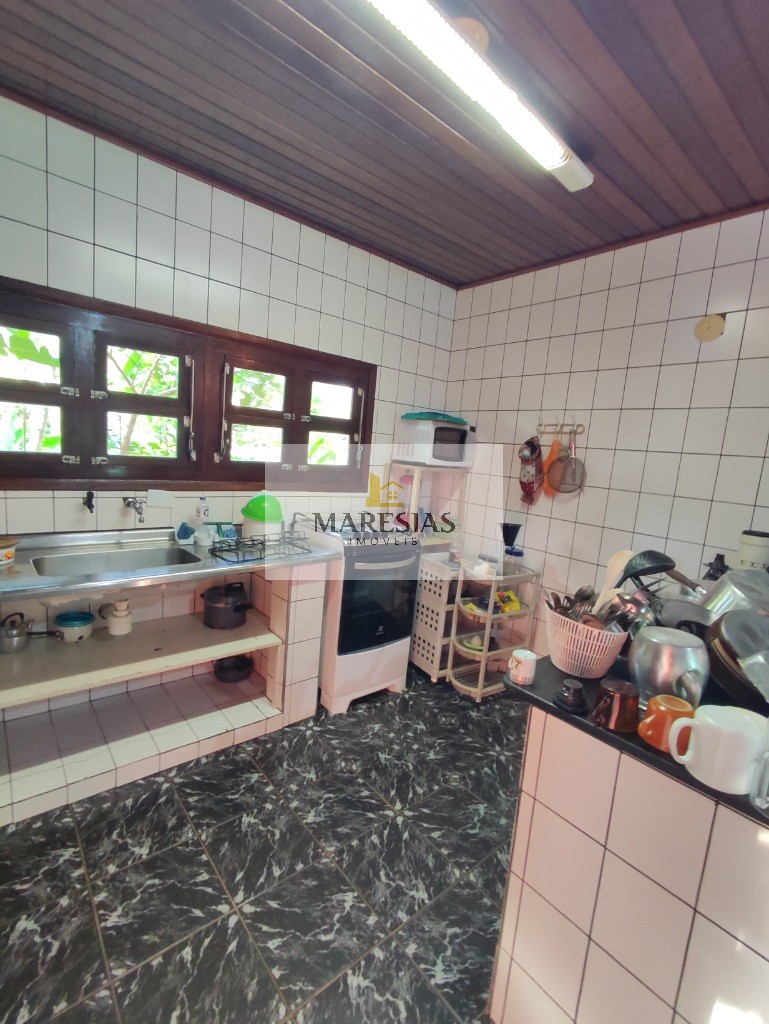 Dupla oportunidade: duas casas espaçosas em amplo terreno, p