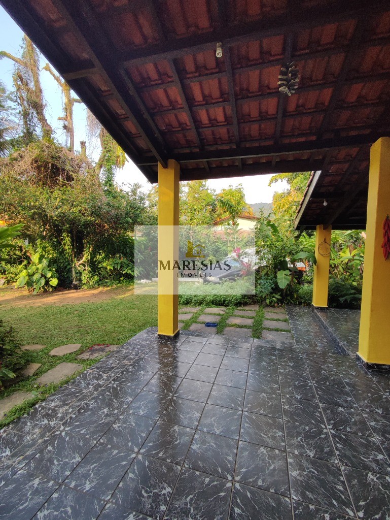 Dupla oportunidade: duas casas espaçosas em amplo terreno, p