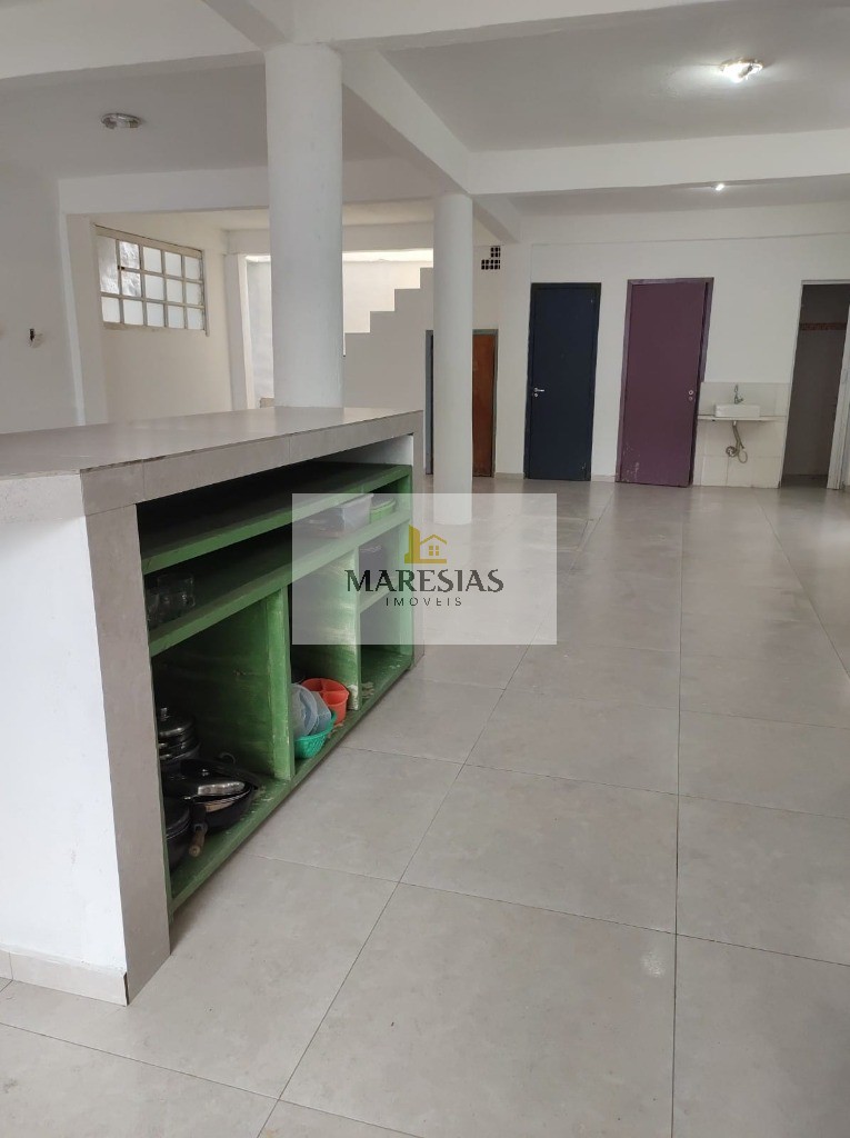 Oferta imperdível: casa com 3 suítes e quintal próximo à pra