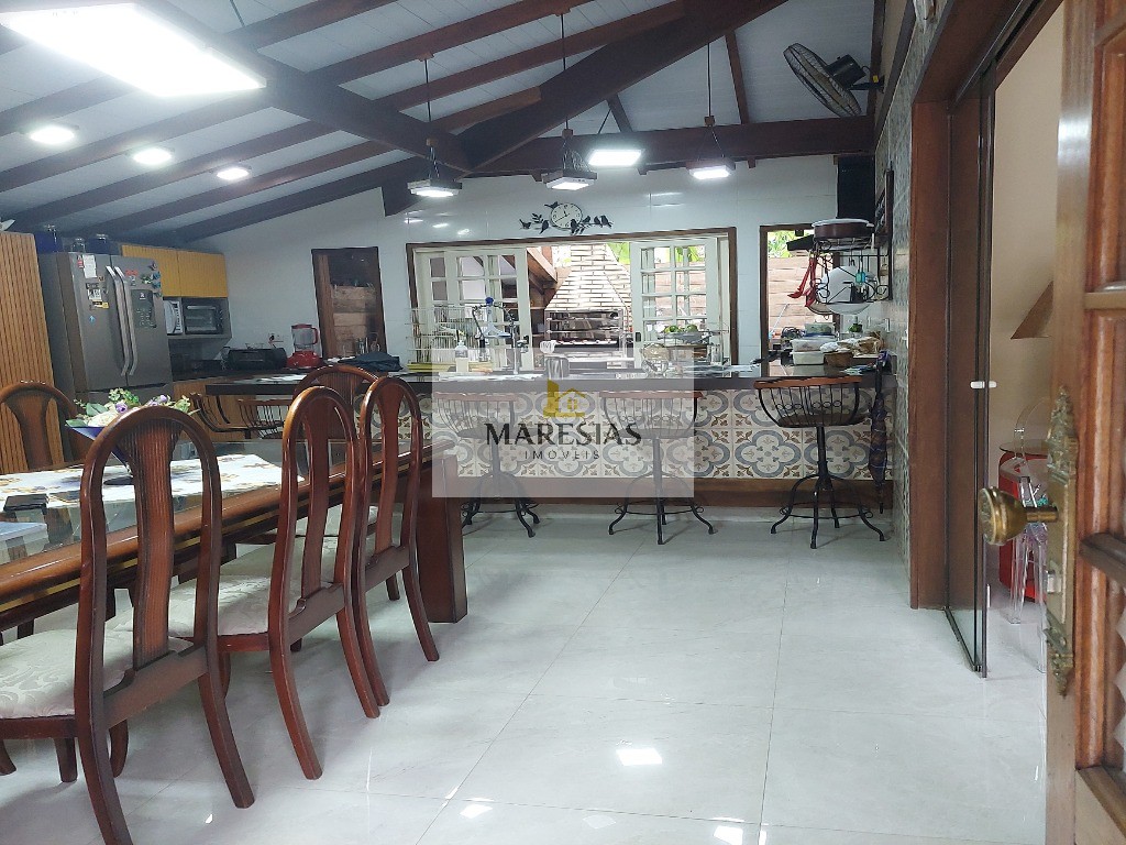 Excelente casa em residencial