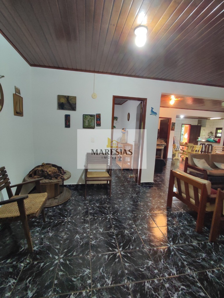 Dupla oportunidade: duas casas espaçosas em amplo terreno, p