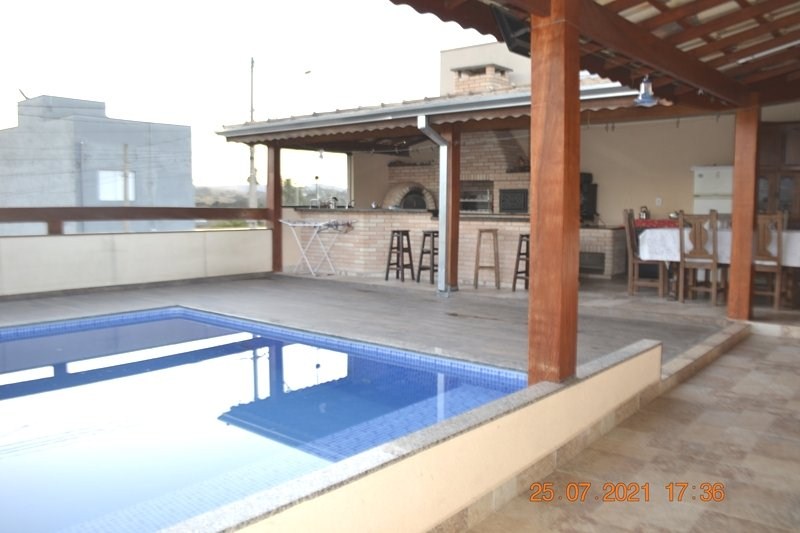 Casa à Venda em Itatiba, Villaggio Fusuzzi, 3 Dormitórios sendo 1 Suíte, 190m²