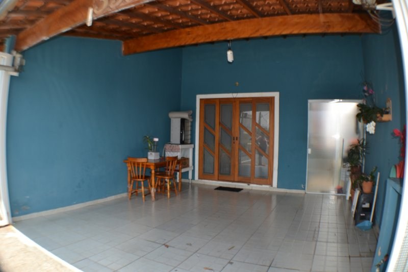 Casa à Venda com 3 Dormitórios, 119m²