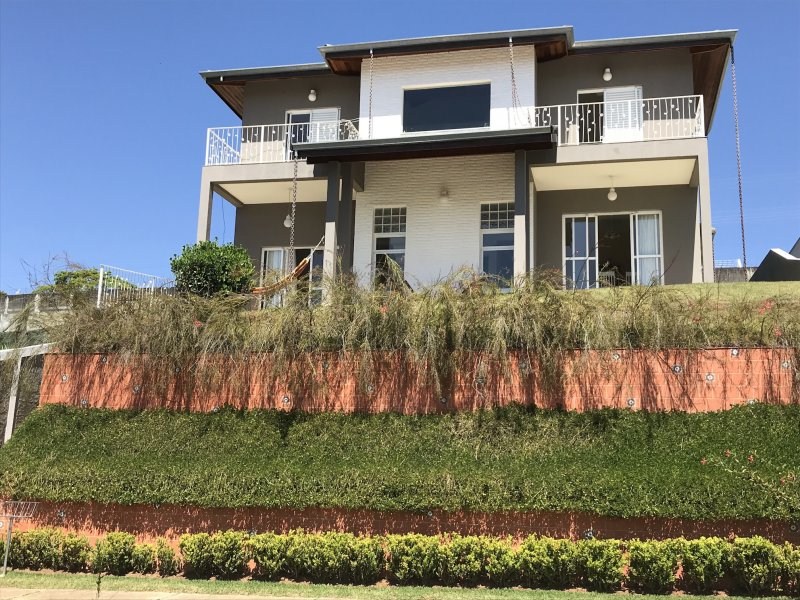 Casa à Venda 3 Dormitórios, 193M²