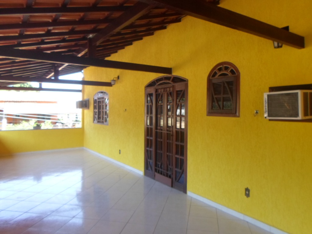 Financia !!! casa colonial extremamente perto do west shopping, comércio e condução fartos (3 quartos, 2 suítes , 2 vagas, terraço colonial) !!!